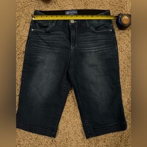 Democracy 10p 5 Capris